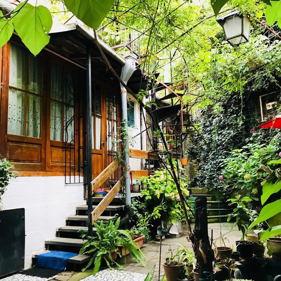 Апартаменты Tania's Home Тбилиси Экстерьер фото